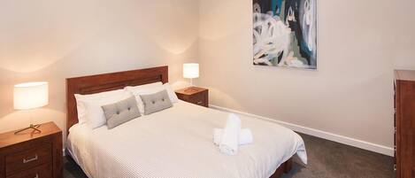 4 Schlafzimmer, Bügeleisen/Bügelbrett, kostenloses WLAN