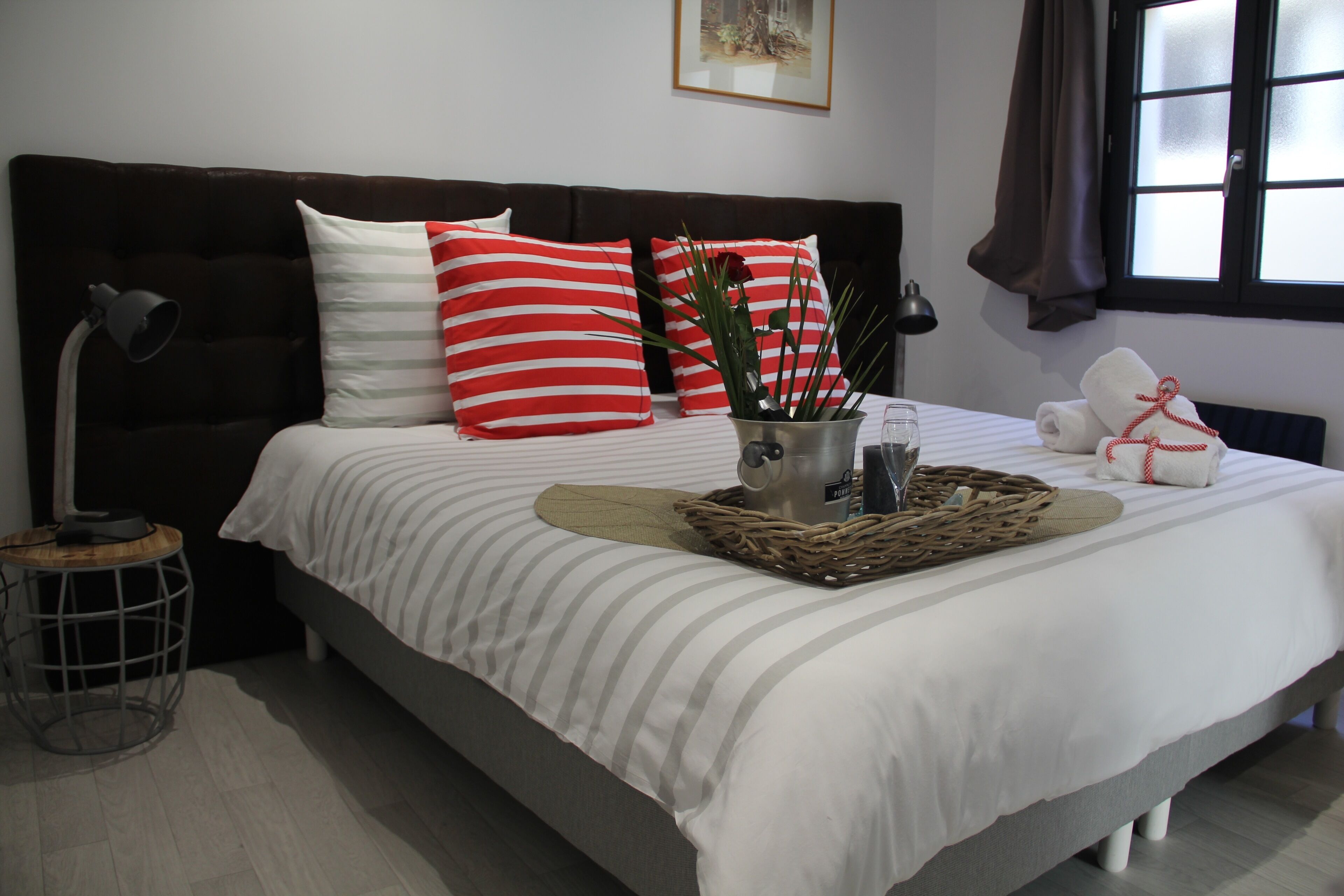 2 chambres, fer et planche à repasser, Wi-Fi gratuit, draps fournis