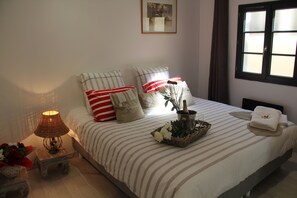 2 slaapkamers, een strijkplank/strijkijzer, gratis wifi, beddengoed