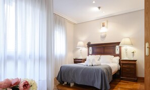 1 bedroom, soundproofing, iron/ironing board, Internet