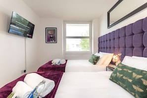 2 Schlafzimmer, Schreibtisch, schallisolierte Zimmer