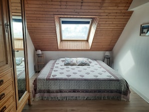 3 chambres, accès au Wi-Fi (inclus), literie fournie