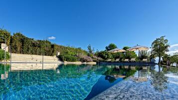 Piscine extérieure, piscine chauffée