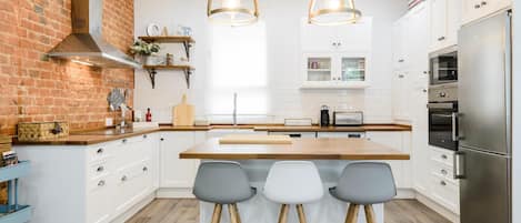 Fridge, microwave, oven, dishwasher