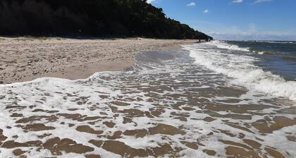 GerÀumige FeWo, ruhige Lage im Wald, Garten, Grill, FahrrÀder, Hunde erlaubt