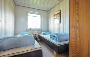 3 bedrooms, travel cot, free WiFi