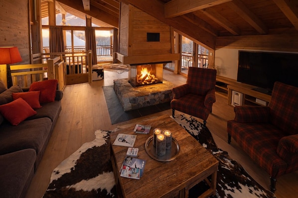 TV, fireplace, DVD player, stereo