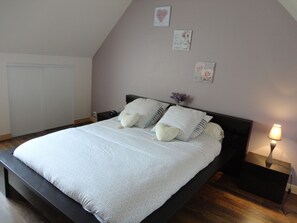 2 bedrooms, free WiFi, bed sheets