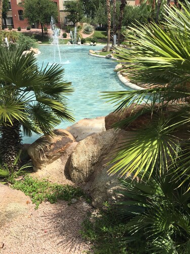 Gym, yr round pool-spa, 2 Bd, 2 Bath, Gated, 9 AM-PM chk in-out