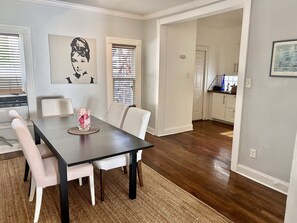 Dining - Museum Dist - Comfy 2Br/2ba - FREE Park - 5StarHost (Houston)