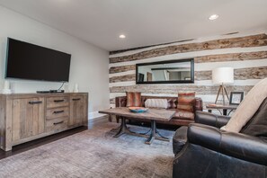 Smart-TV, DVD-Player, Bücher, Videothek