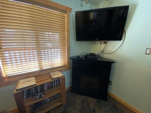 Interior - Legacy Vacation Rental - Pet Friendly! (Valemount)