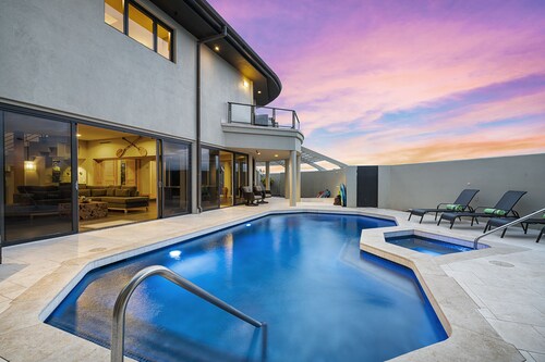 ★★★★★ Blue Oasis - Spacious 5 bdr estate w/ heated pool & spa on the Kona Coast