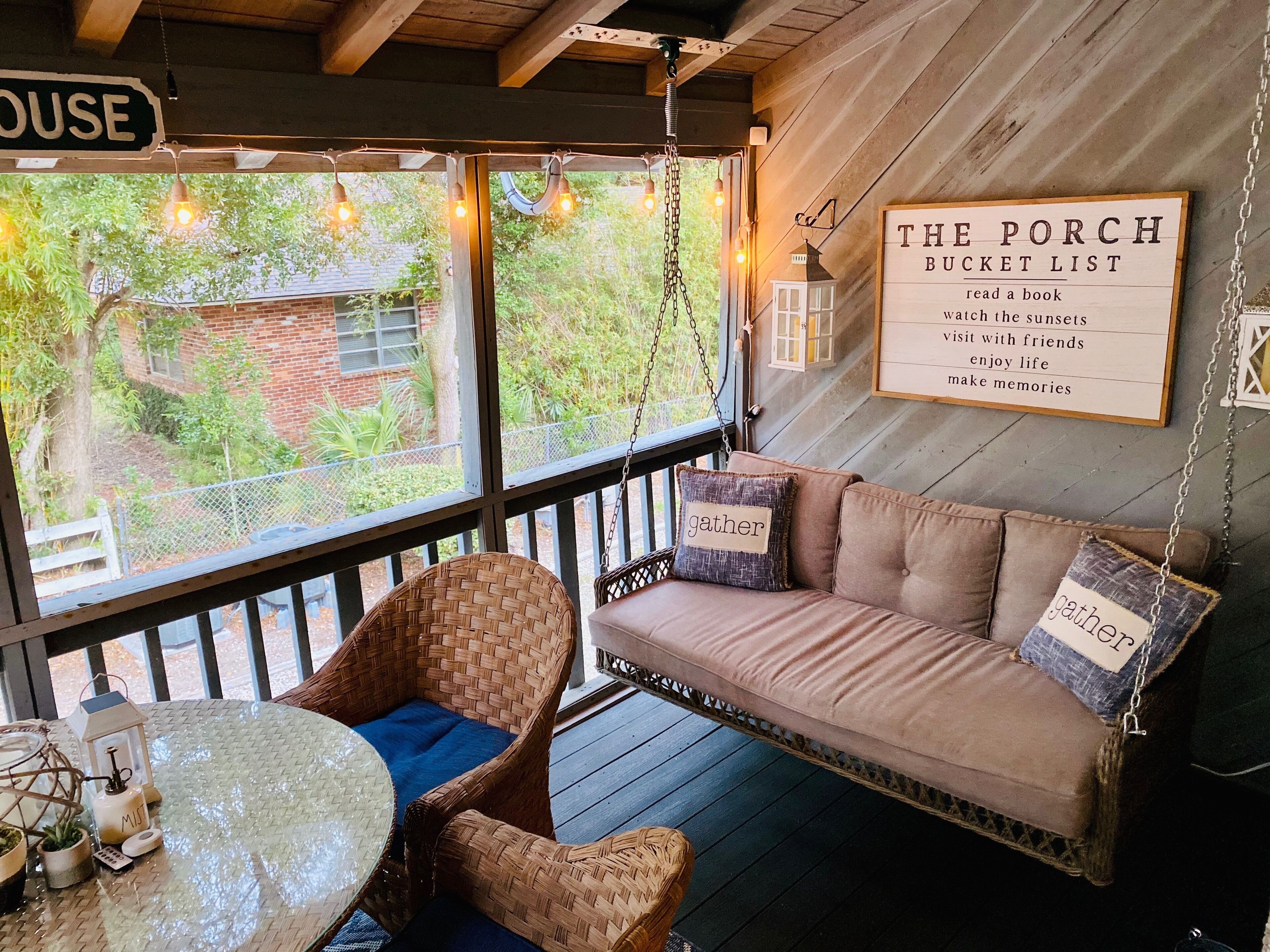 Älytelevisio, kirjoja, musiikkikirjasto