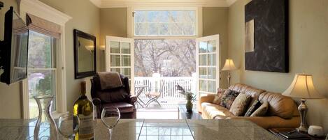 Smart-TV, Bücher, Videothek