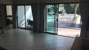 2 bedrooms, in-room safe, soundproofing, WiFi (free) - Chaweng hill village (Koh Samui)