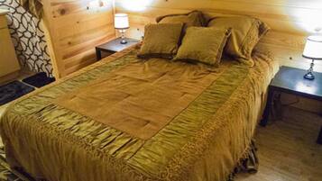 Comfort Cabin, 1 Queen Bed | Bed sheets