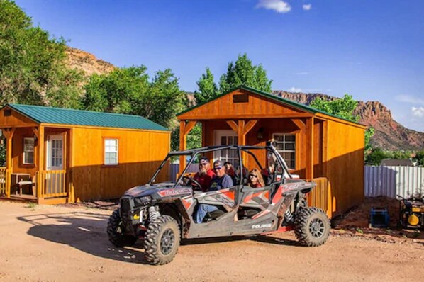 Comfort Cabin, 1 Queen Bed | Street view - Zion's Cozy Cabins (Hildale)