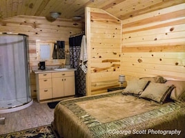 Comfort Cabin, 1 Queen Bed