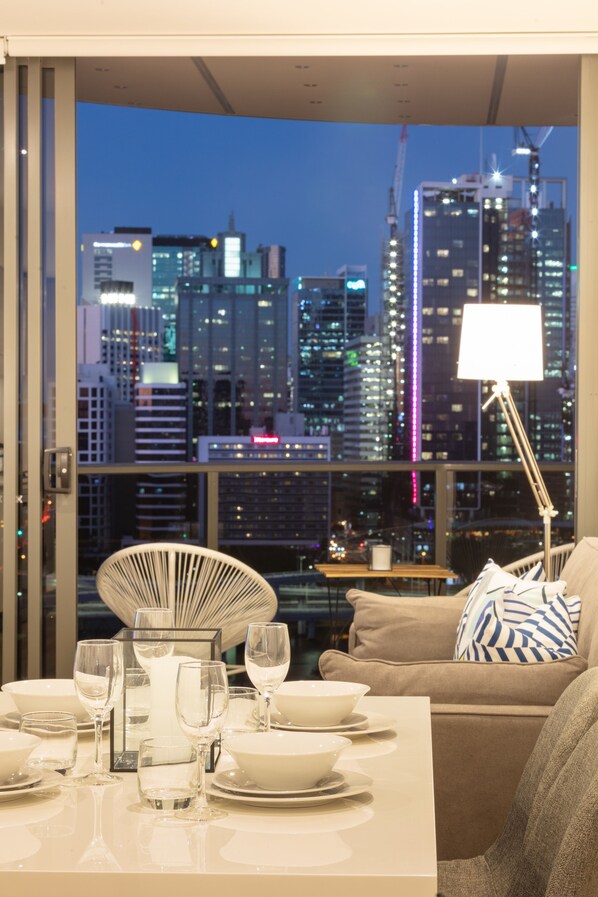 Lounge - SoFun Apartment at South Brisbane (South Brisbane)