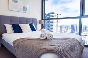 Hope Street 2237 - Designer 1 Bedroom Apt, Close to Everything | Ferro/asse da stiro, Wi-Fi gratuito