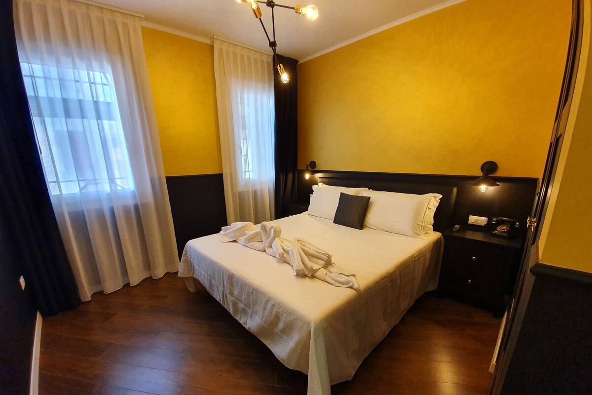 Standard Apartment | Down duvets, in-room safe, blackout curtains
