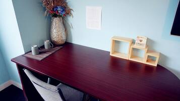 Deluxe Twin Room, 2 Queen Beds, Non Smoking, Mountain View | Soundproofing, free WiFi