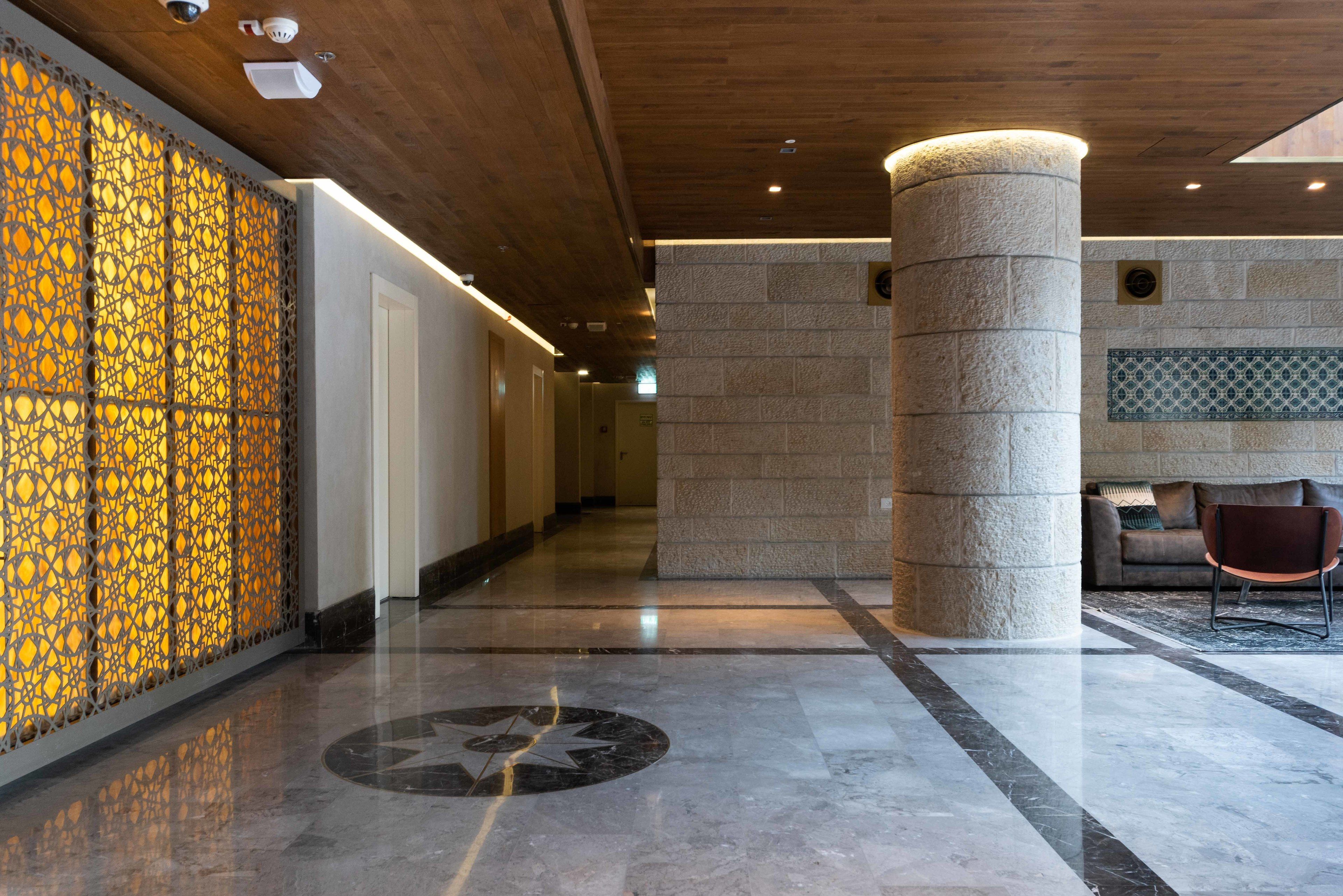 Coin salon dans le hall