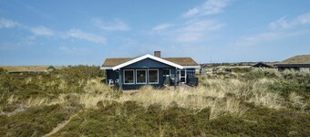 Gorgeous home in Blåvand with WiFi