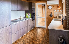 Refrigerador, microondas, parrilla de estufa y lavavajillas 