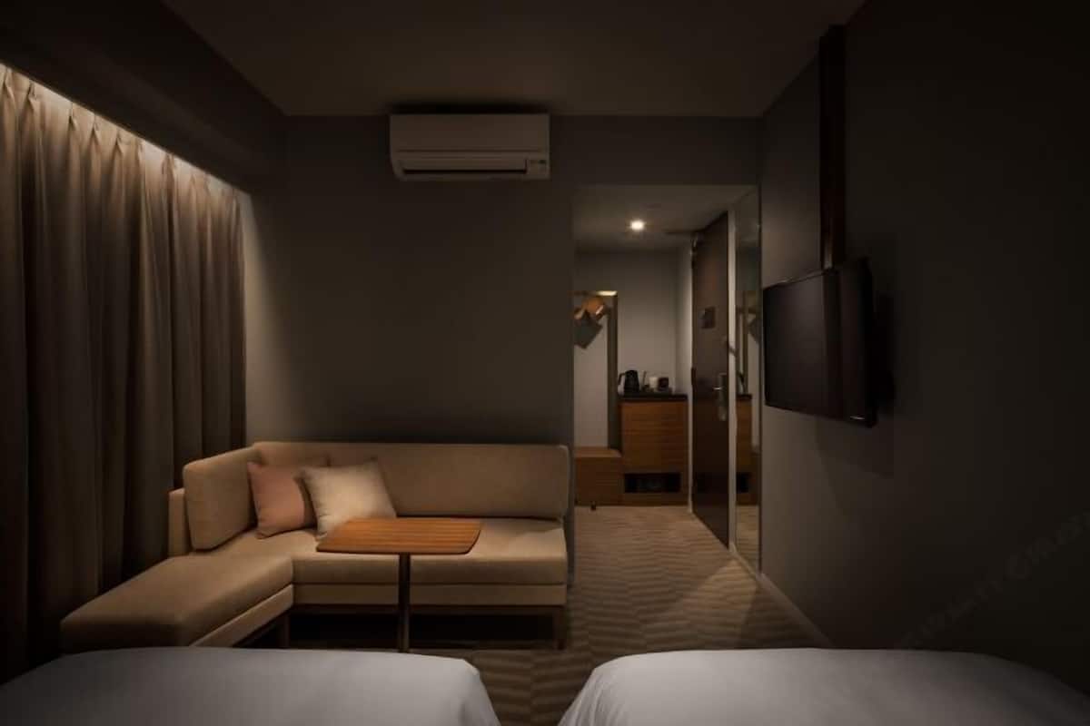 Coffres-forts dans les chambres, bureau, rideaux occultants