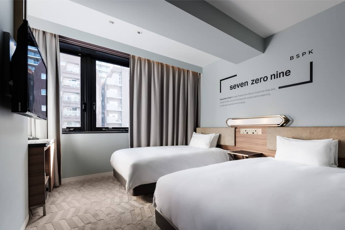 Standard Twin Room | In-room safe, desk, blackout drapes, soundproofing