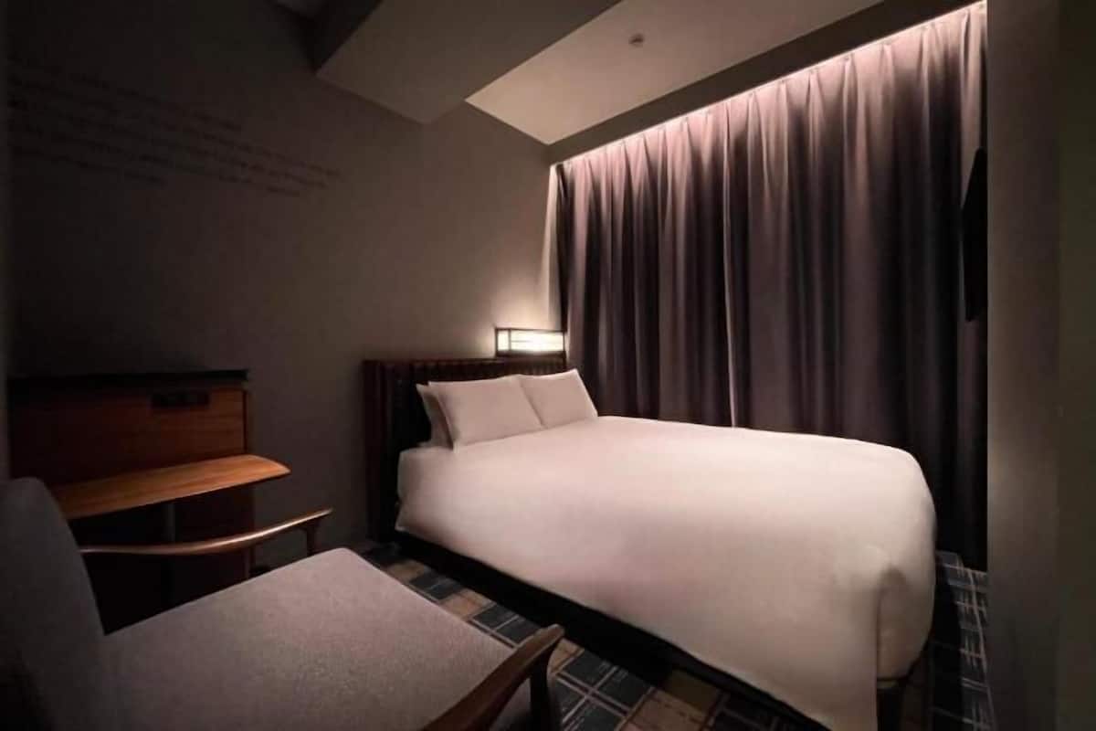 In-room safe, desk, blackout drapes, soundproofing