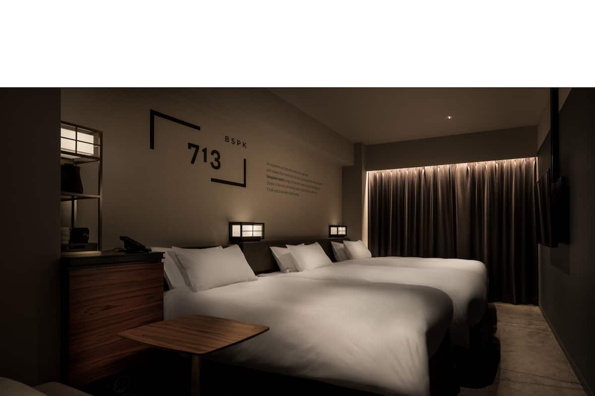 Chambre Triple | Coffres-forts dans les chambres, bureau, rideaux occultants
