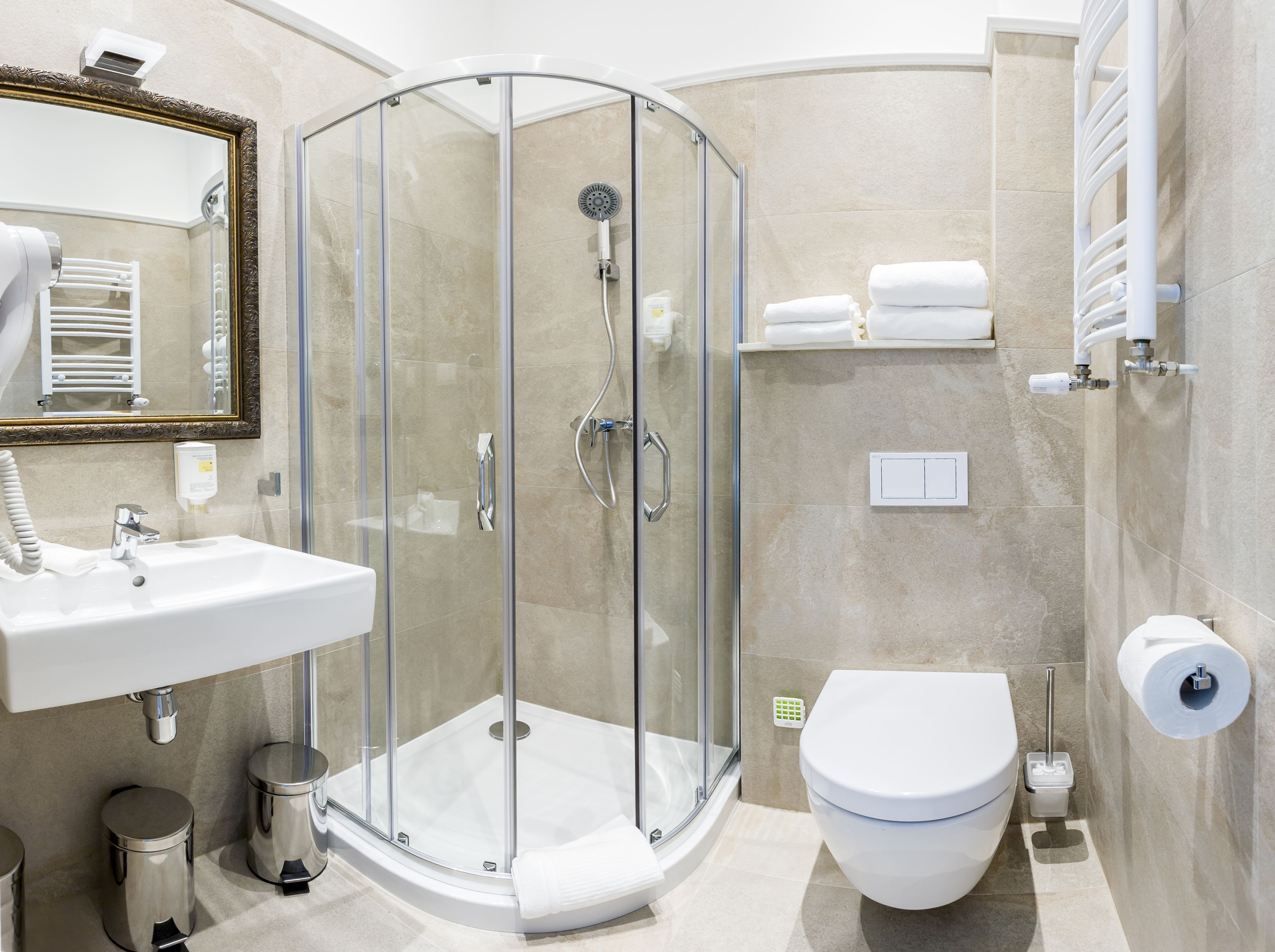 Single Room, River View | Bathroom | Shower, free toiletries, hair dryer, towels