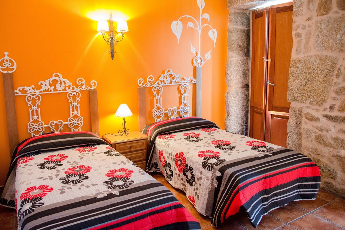 Decoración personalizada, muebles diferentes y cunas gratuitas