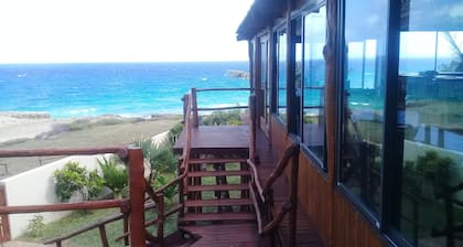 C-Mew Guesthouse