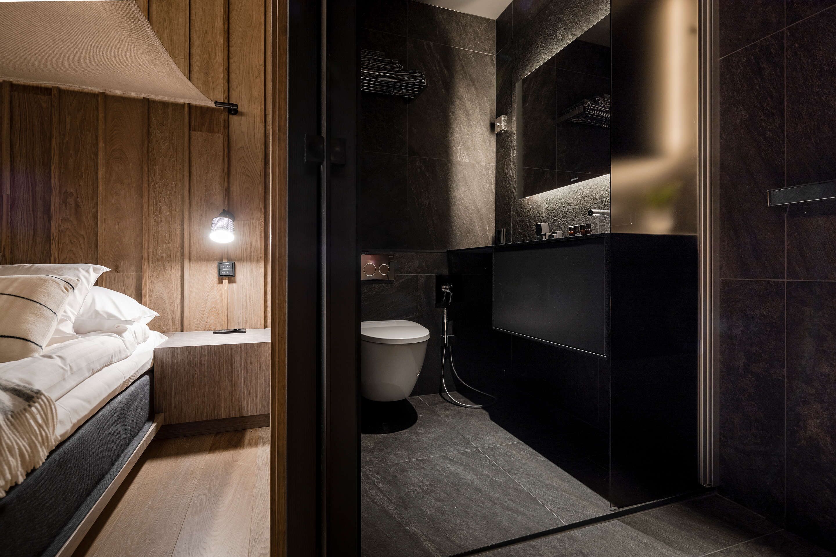 kota [the goahti] | bathroom | shower, free toiletries, hair dryer, bathrobes