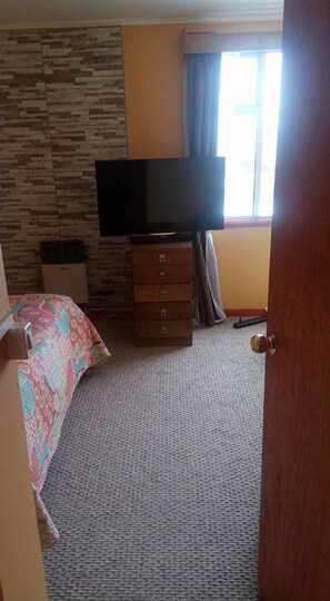 Blackout drapes, iron/ironing board, free WiFi, bed sheets - Cabañas Punta Arenas (Punta Arenas)