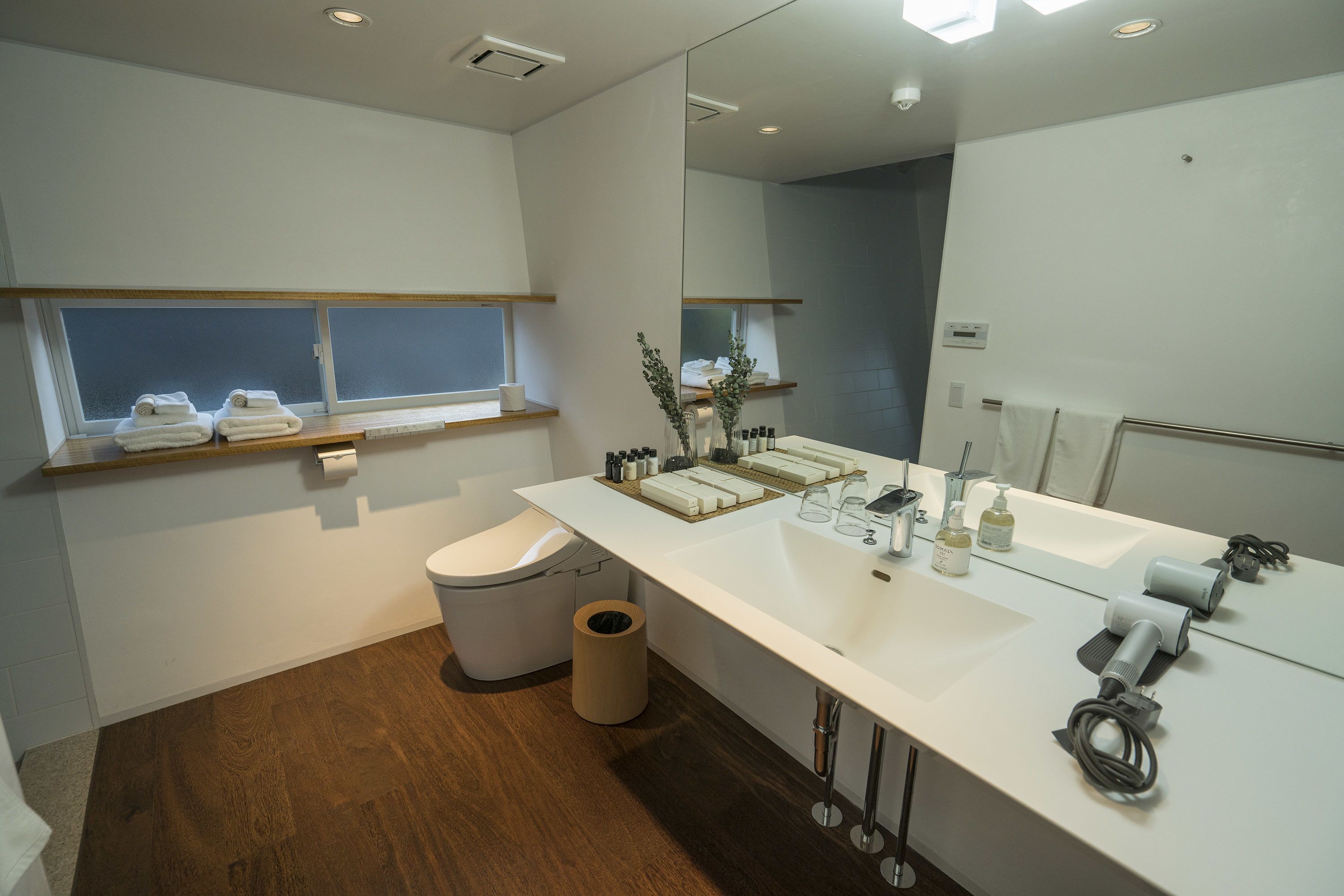 pool villas, suite room | bathroom | separate bathtub and shower, deep-soaking bathtub, free toiletries