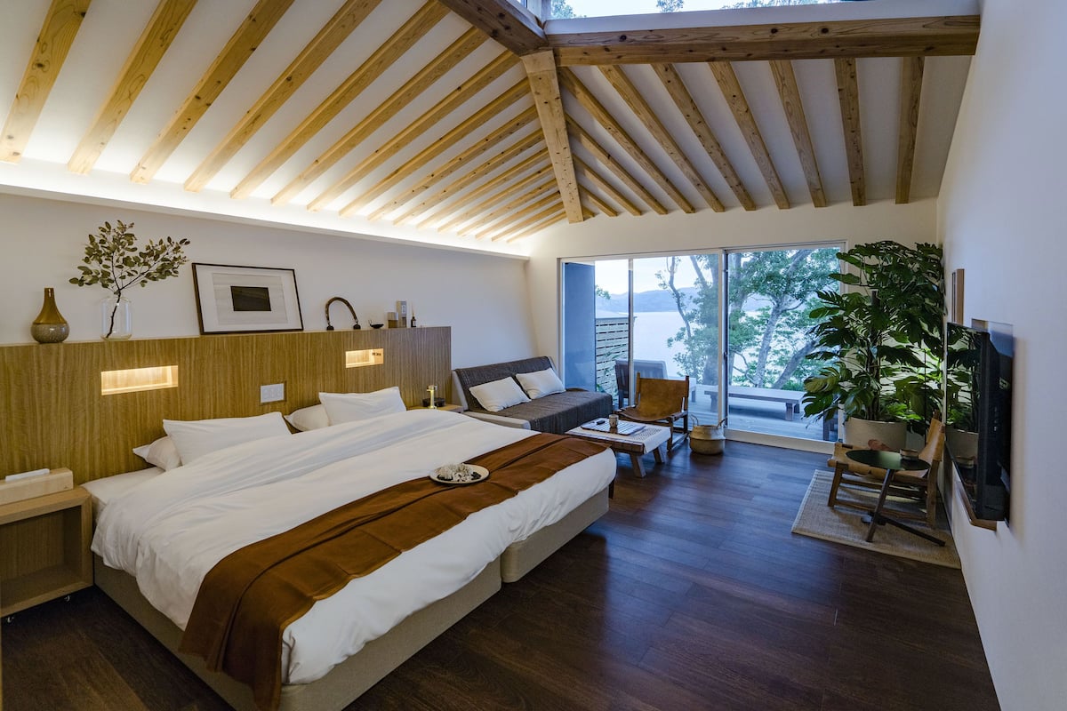 Pool Villas, Suite Room | Premium bedding, minibar, in-room safe, desk