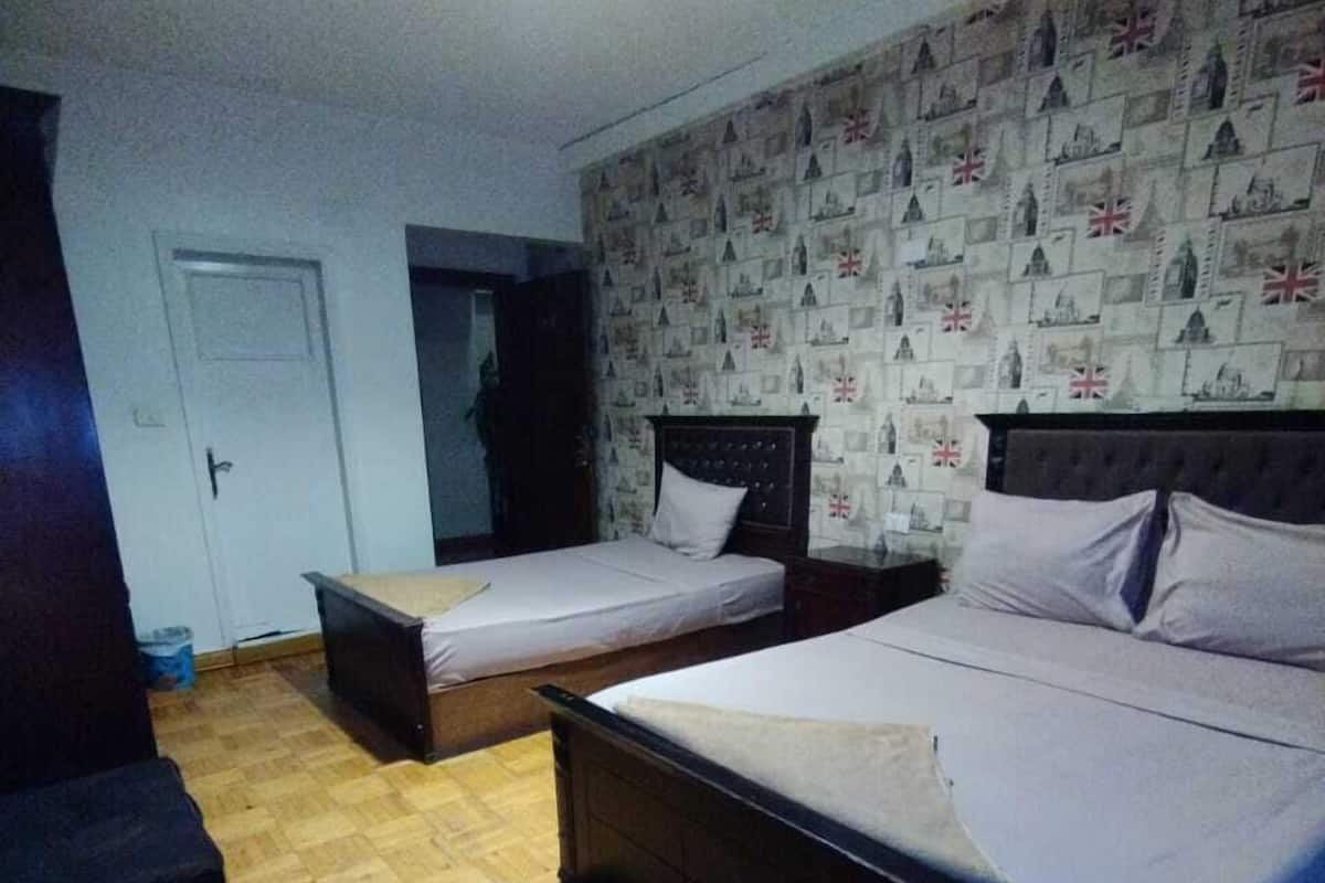 Classic Room | 1 bedroom, Egyptian cotton sheets, premium bedding, blackout drapes