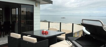Coopers Beach house with stunning views over Doubtless Bay