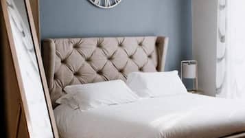 Ropa de cama de alta calidad, edredones de plumas, minibar