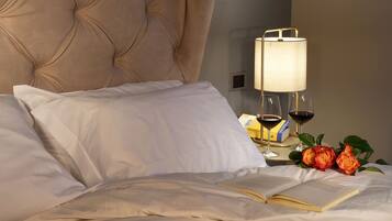 Chambre Double Classique | Literie de qualité supérieure, couette en duvet d'oie, minibar