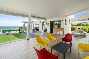 Outdoor dining - Villa des Raisiniers (la vauclin)