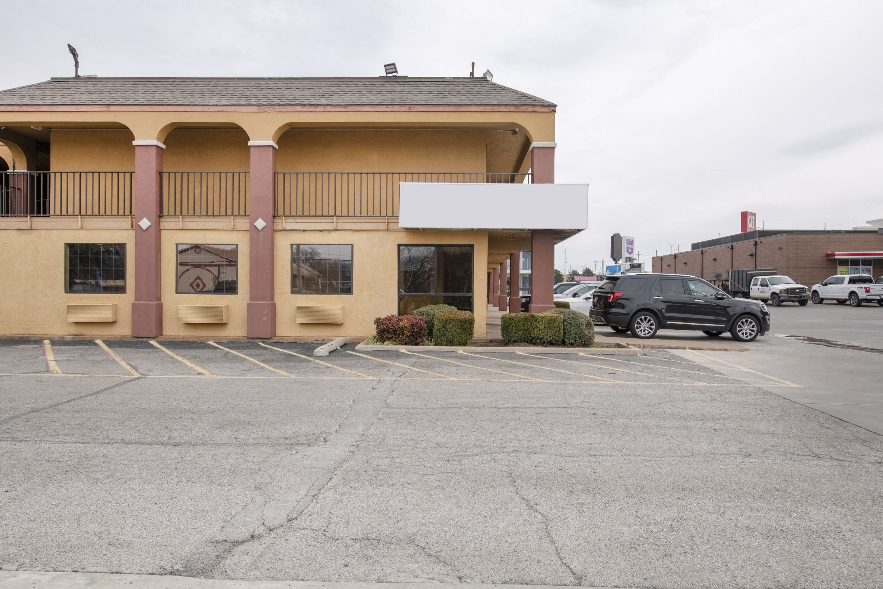 المنشأة من الخارج