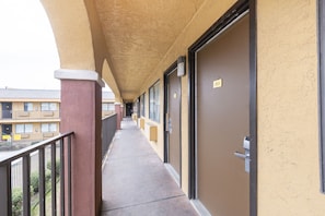 Exterior - Southern Comfort Hotel (Tulsa)