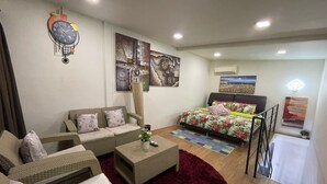 Executive loft | Minibar (some free items), desk, laptop workspace - Rest House (Singapore)