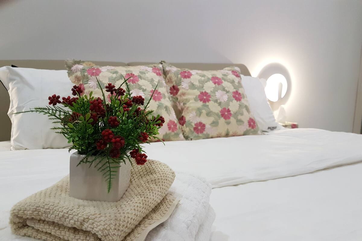 Artículos del minibar gratis y escritorio 